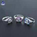 Anillos para caballero con caballo y herradura con zirconias