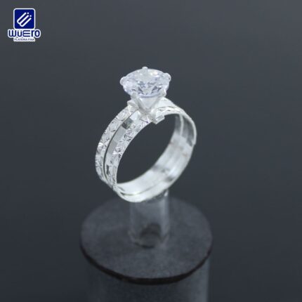 Anillo de tres argollas con zirconia blanca facetada – Platería Wüero