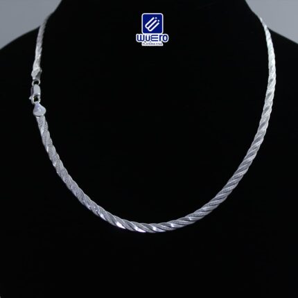 Cadena de plata italiana planchada trenzada semi liso y diamantado 45 cm × 5 mm – Platería Wüero (cód. 5286)