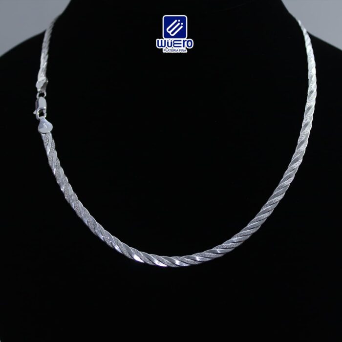 Cadena de plata italiana planchada trenzada semi liso y diamantado 45 cm × 5 mm – Platería Wüero (cód. 5286)