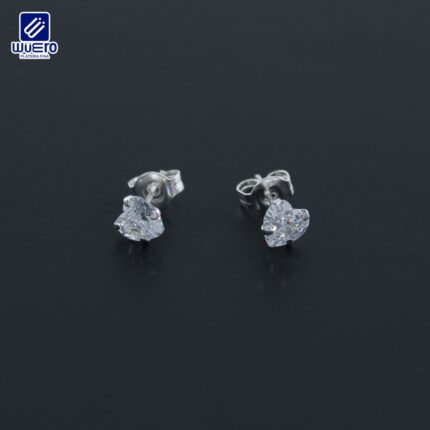 Aretes corazón con zirconia facetada y broche mariposa – Platería Wüero (cód. 5300)