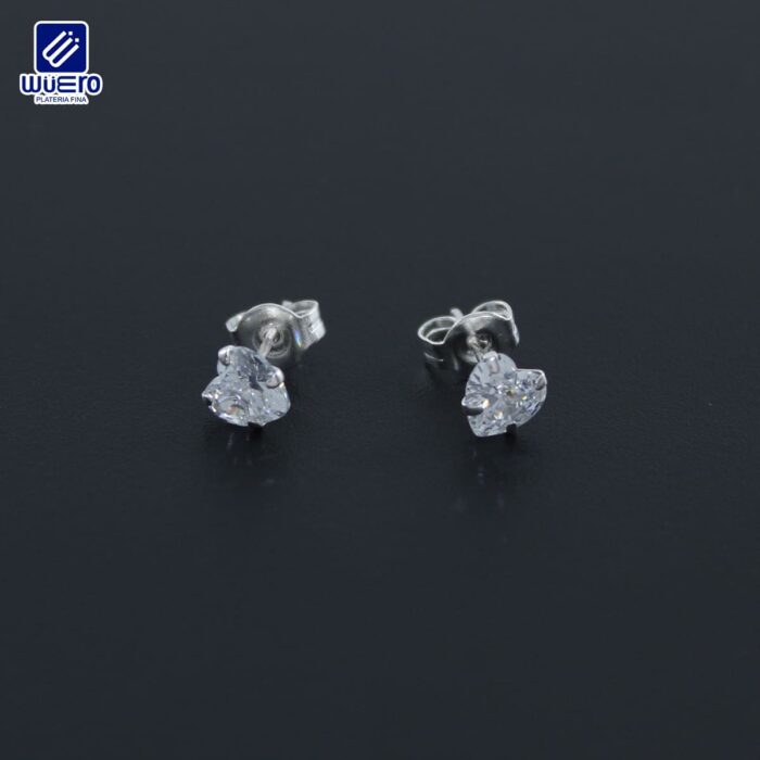 Aretes corazón con zirconia facetada y broche mariposa – Platería Wüero (cód. 5300)