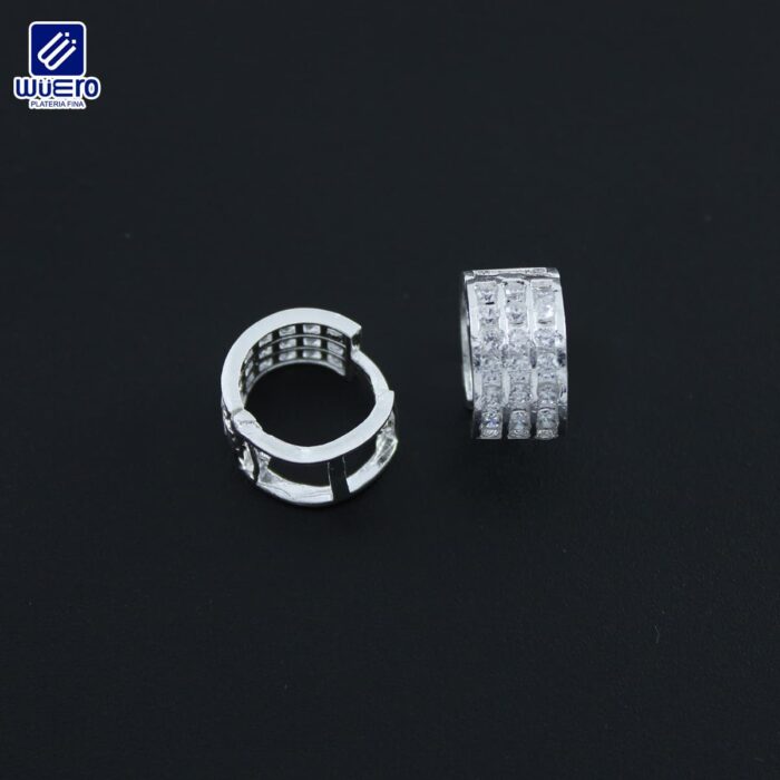 Aretes coqueta en plata .925 con multizirconias blancas (media aro) – Platería Wüero (cód. 5317)