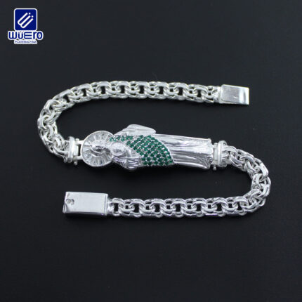 Pulso San Judas con manto de piedras verdes y zirconias blancas 23 cm – Platería Wüero (cód. 5342)