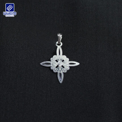 Dije Nudo de Bruja con Zirconia Blanca